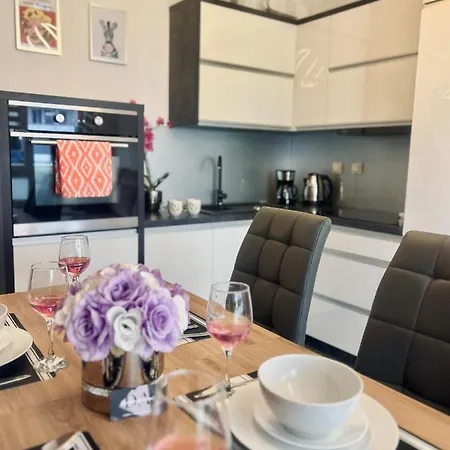 Downtownapartments Andy Air-conditioned, Underground Parking Available *